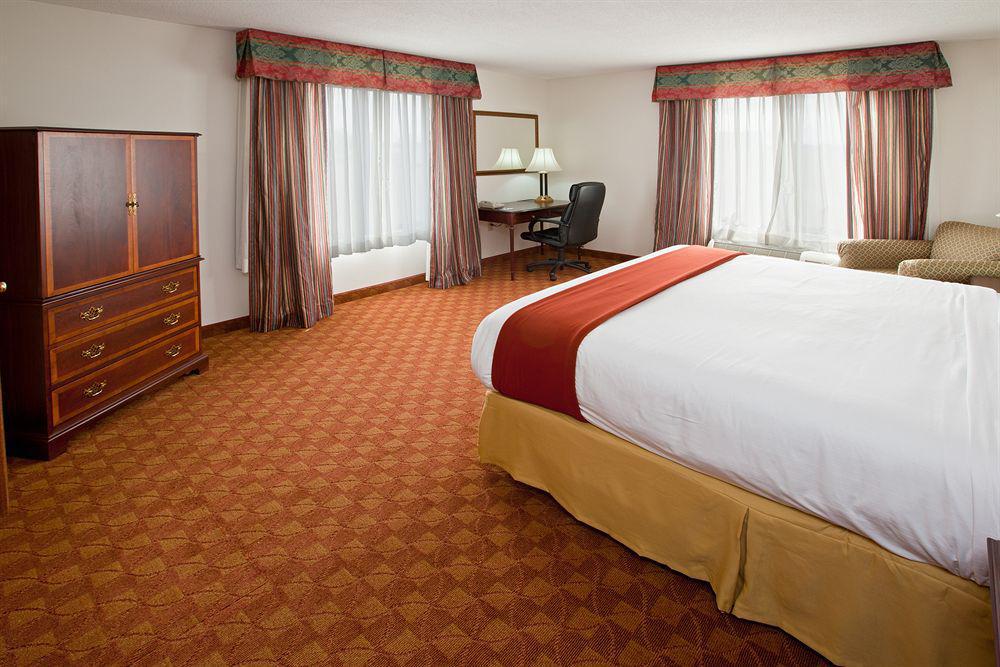 Holiday Inn Express & Suites Shelbyville By Ihg Habitación foto