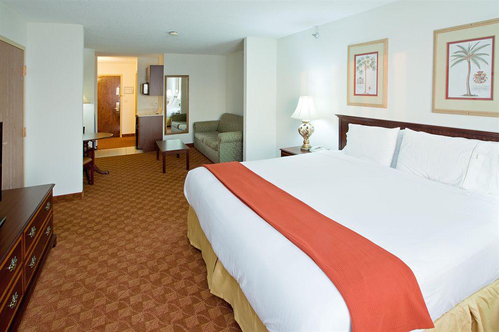Holiday Inn Express & Suites Shelbyville By Ihg Habitación foto