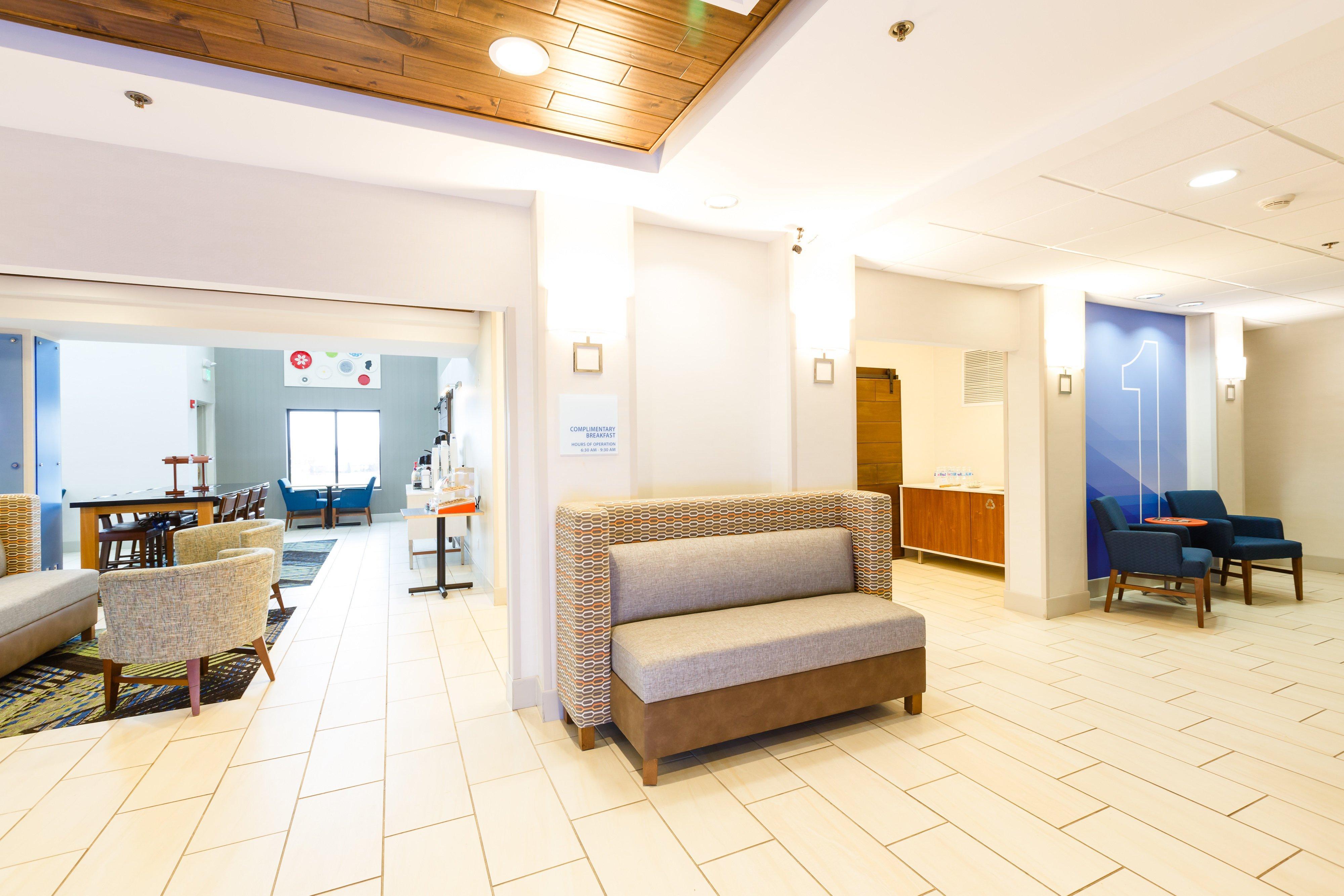 Holiday Inn Express & Suites Shelbyville By Ihg Exterior foto