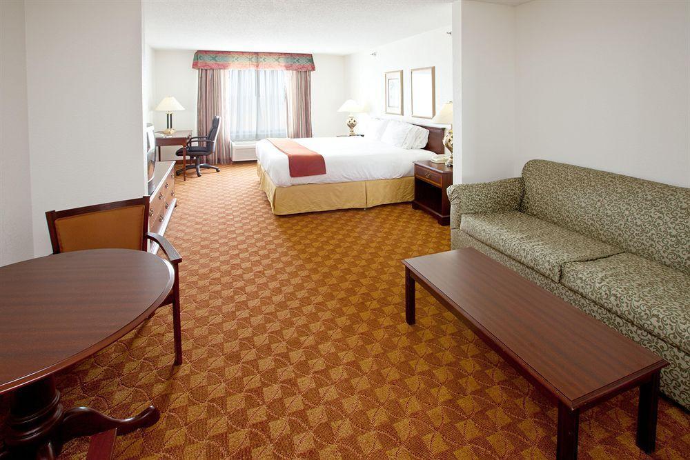 Holiday Inn Express & Suites Shelbyville By Ihg Habitación foto